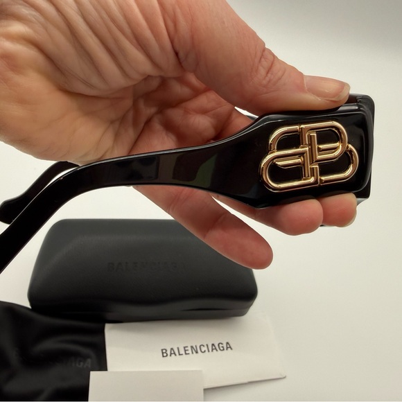 Balenciaga Paris Cat Sunglasses - Picture 4 of 12